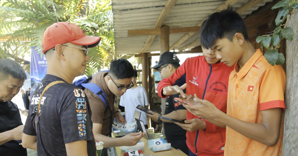 100 Nha Bao Vuot Duong Da Co Pavi Giua Dai Ngan Tay Bac 1042