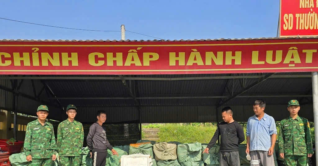 11 Nguoi Van Chuyen Hon 6 Tan Thuc Pham Qua Bien Gioi Mot So Thung Boc Mui Hoi Thoi 1011