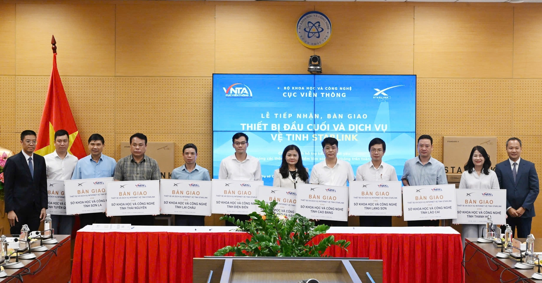 13 Tinh Se Dung Ve Tinh Starlink Ket Noi Vung Lom Song Di Dong 2868