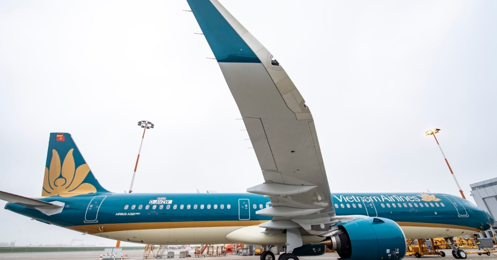 4 Lop May Bay Vietnam Airlines Bi No Sau Cu Cat Canh Bat Thuong O Munich 44