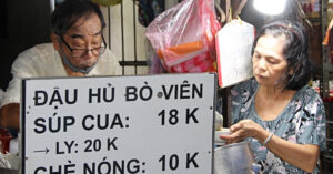 40 Nam Ban Mon Ngon Gia Re Vo Chong U70 O Tphcm Khien Khach Xep Hang Moi Chieu 3676