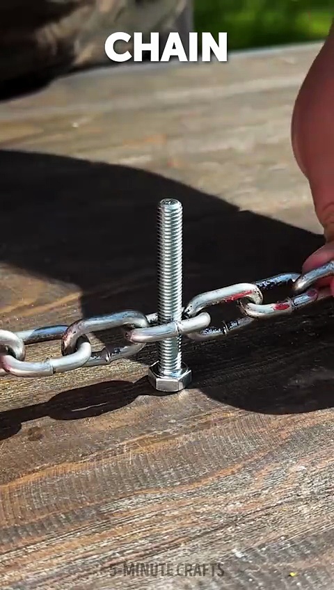 Chain-Powered Paint Mixer 🔗