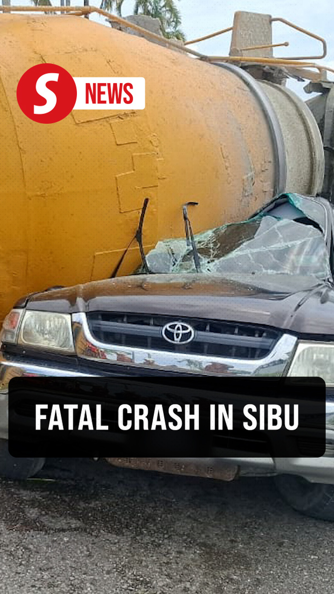 60-Year-Old Man Dies After Cement Mixer Crashes Into Pickup In Sibu