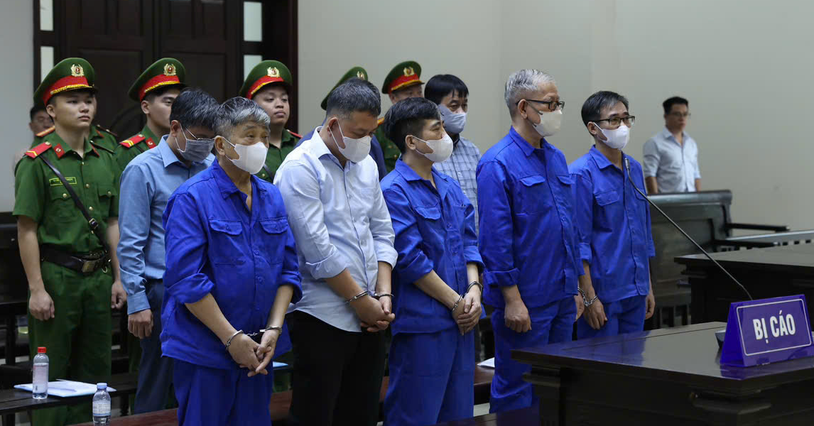 Ba Nguyen Thi Kim Tien Vang Mat Tai Phien Toa Phuc Tham 856