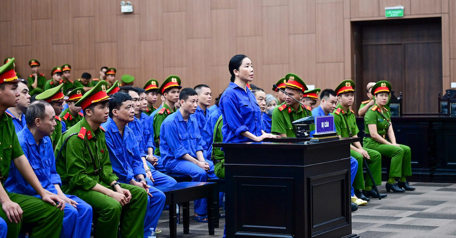 Bac Si Dieu Duong Khai Chuyen Bi Ba Trum Mai Anh Dung Tien Thao Tung 1003