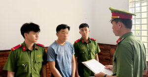 Bat Giam Nguoi Dan Ong 47 Tuoi Nhieu Lan Xam Hai Be Gai 1964