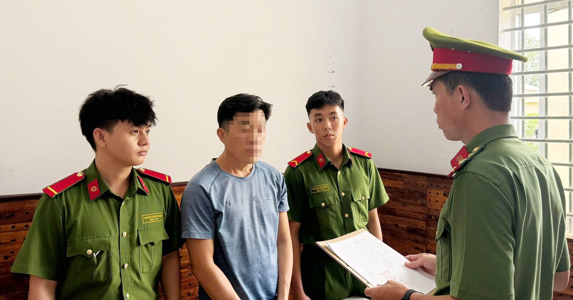 Bat Giam Nguoi Dan Ong 47 Tuoi Nhieu Lan Xam Hai Be Gai 1964