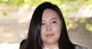 Bat Giu Ba Trum Giai Tri Vi Cao Buoc Lua Dao Hon 500 Ty Dong 2708.Webp