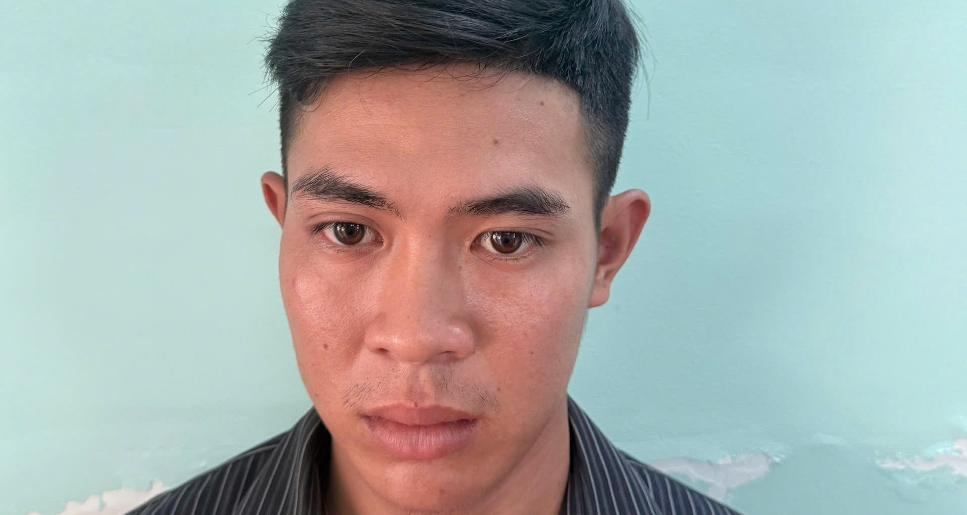 Bat Giu Thanh Nien 18 Tuoi Hiep Dam Con Gai Cua Me Ke 1391