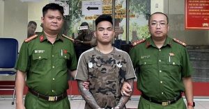 bat giu thanh nien xam tro vac dieu cay danh nguoi tren pho o ha noi 2599