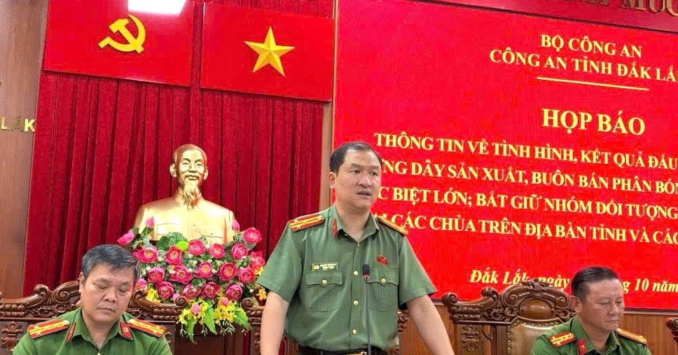 Bat Nhom Dot Nhap 18 Ngoi Chua Trom Hon 4 Ty Dong 896