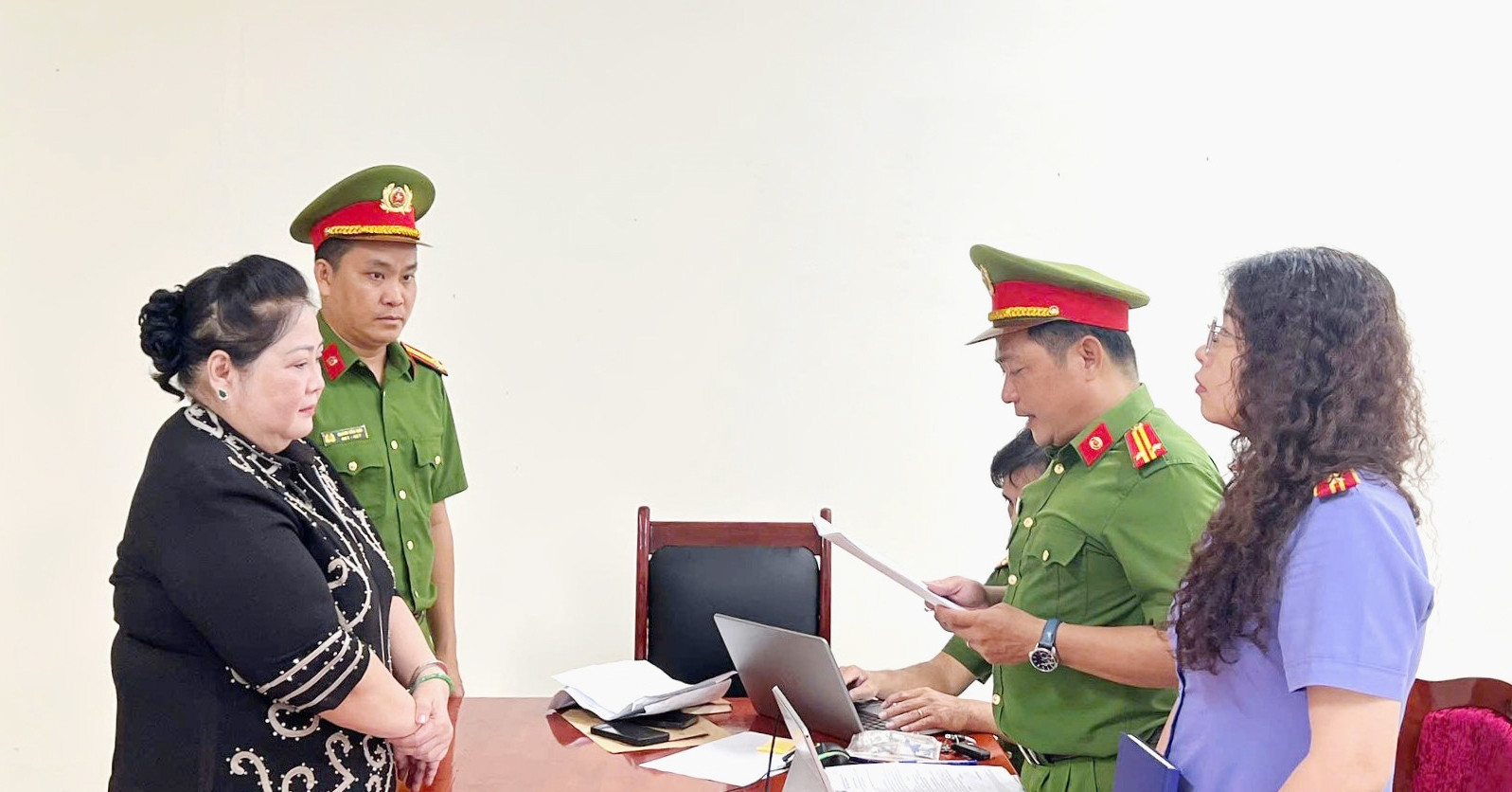 Bat Nu Giam Doc Cong Ty Thuy San O Ca Mau Lua Dao Gan 35 Ty Dong 1066
