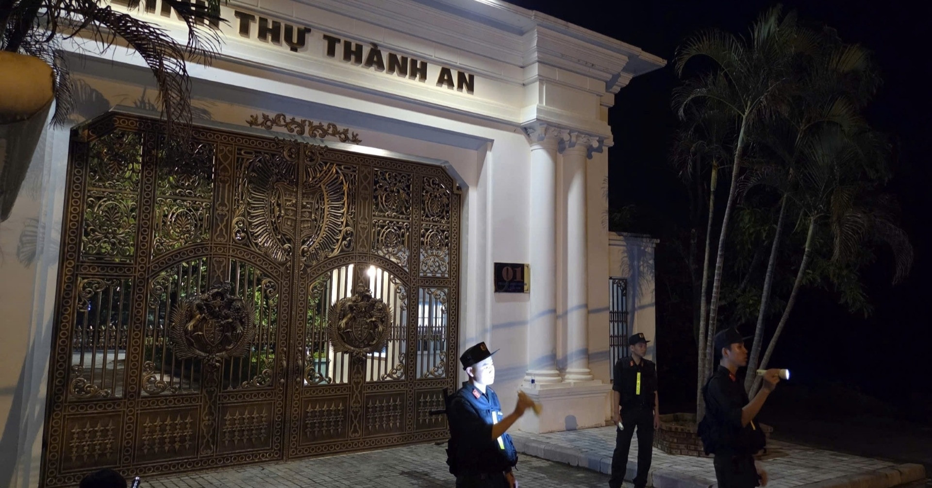 Bau Doan Duoc Uu Ai Trung Dau Gia Chi Tien Ty Cho Cuu Can Bo Thanh Hoa 3980
