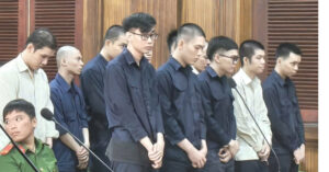 Bí Mật Bên Trong Thùng Hàng Chuyển Phát Nhanh Của Đôi Nam Nữ 2 Bi Mat Ben Trong Thung Hang Chuyen Phat Nhanh Cua Doi Nam Nu 1715
