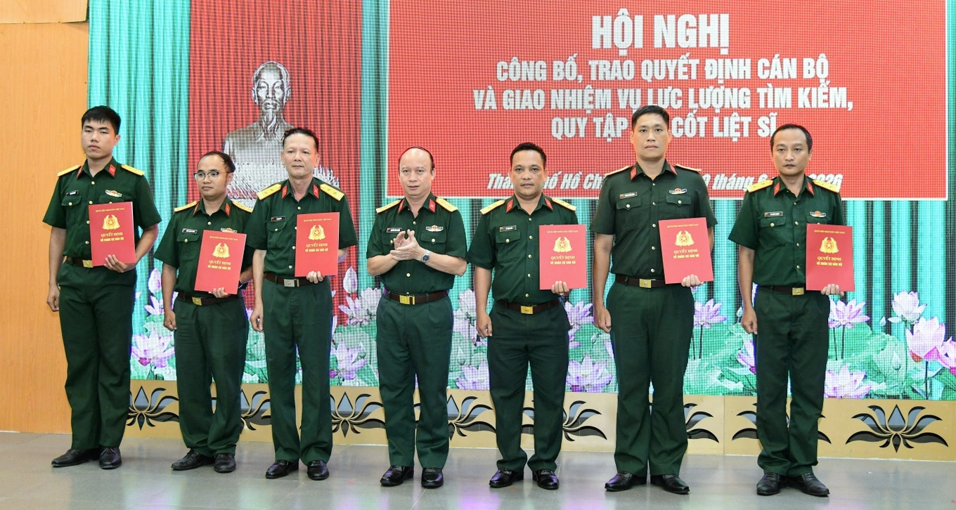 bo tu lenh tphcm cong bo luc luong tim kiem quy tap hai cot liet si 97.webp