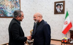 bo truong noi vu pakistan mohsin naqvi trong cuoc gap chu tich quoc hoi iran mohammad ghalibaf hom 1