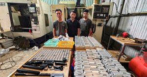 boc go tan goc cac cong xuong che tao sung dan quy mo lon 1013