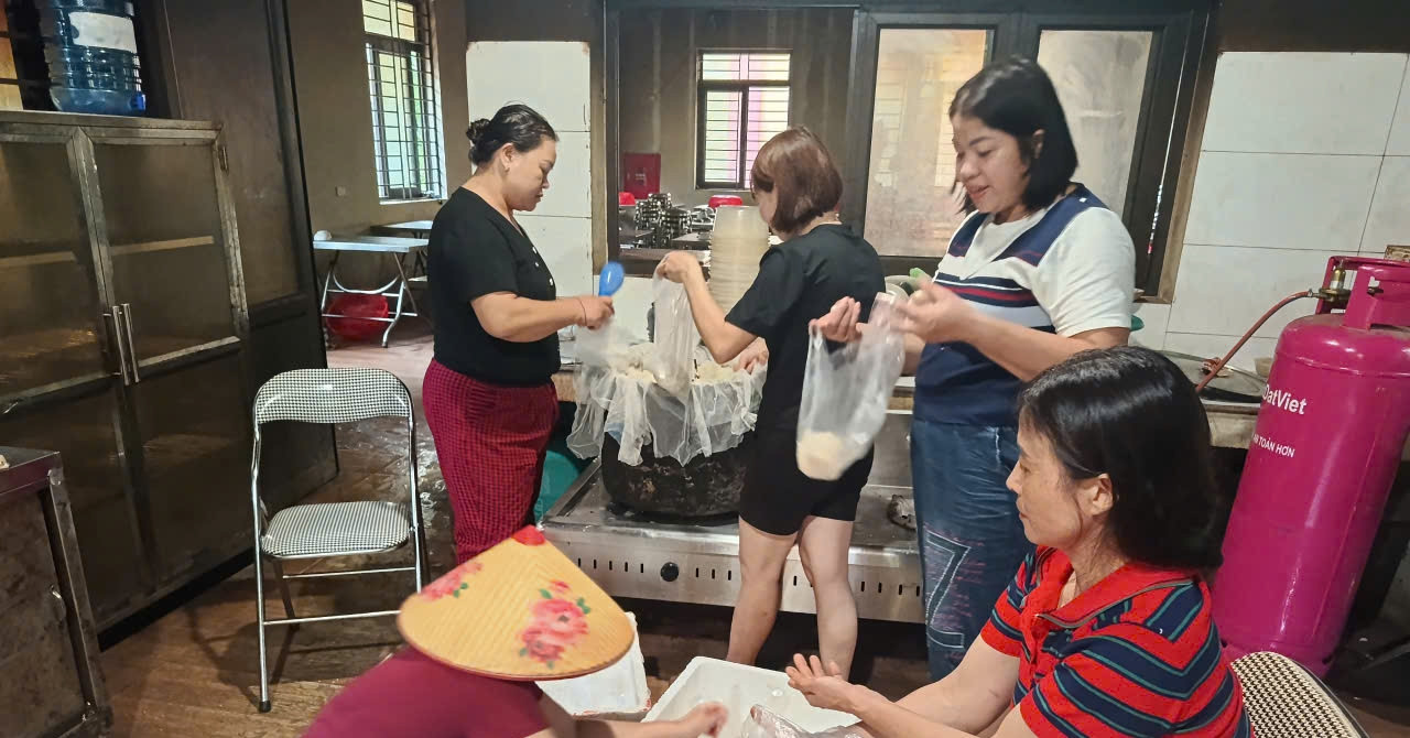 Bua Toi Tranh Lu Cua Hoc Sinh Noi Tru Tam Thai Du Xoi Va Thit Kho 3567
