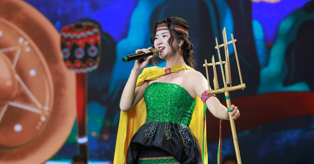 Ca Si Hat Co Gai Vot Chong Khien Nsnd Quang Vinh Pgs 357