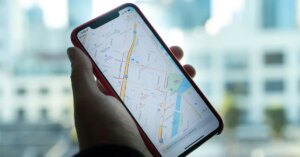 cach bat vi tri tren iphone