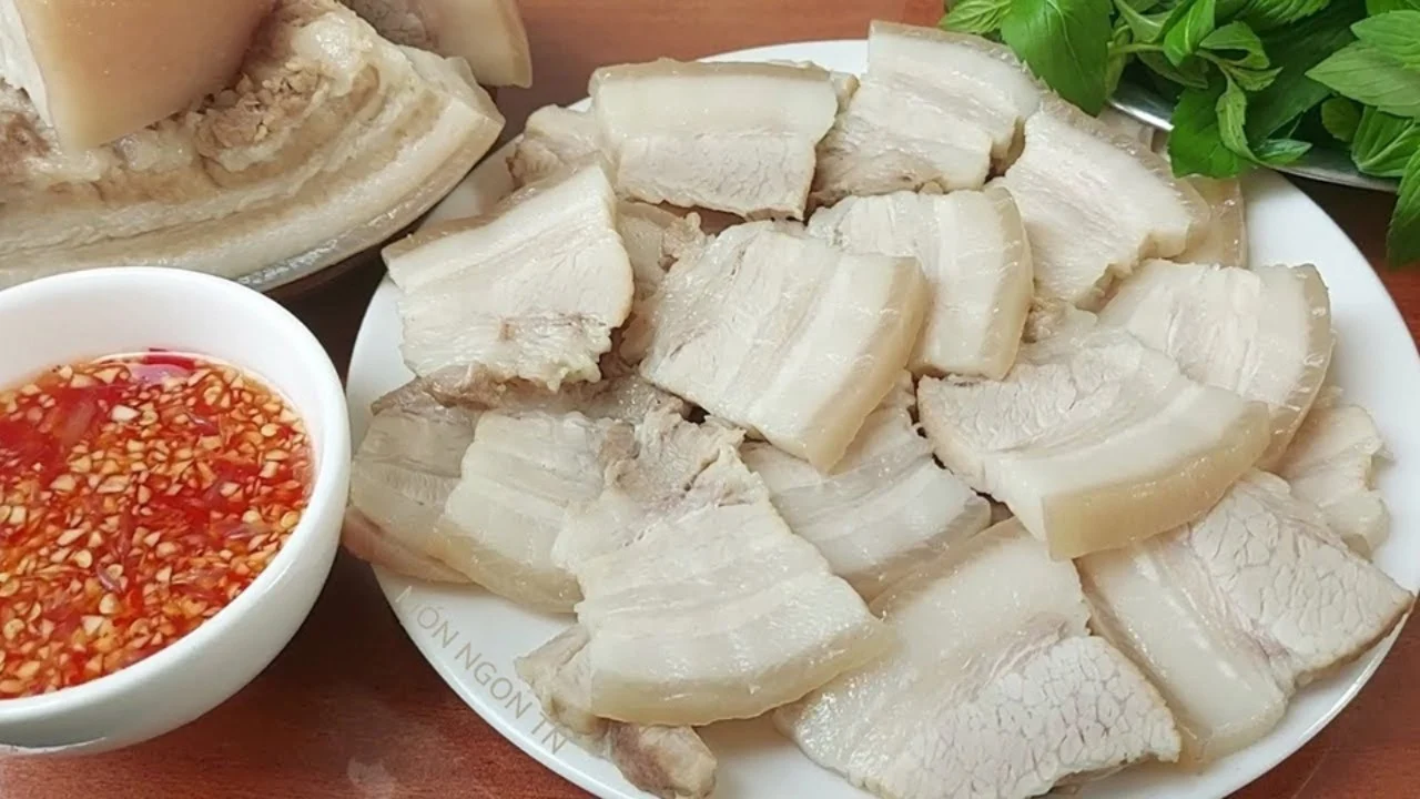 Cach Luoc Thit Lon Trang Hong Mem Ngot 230359