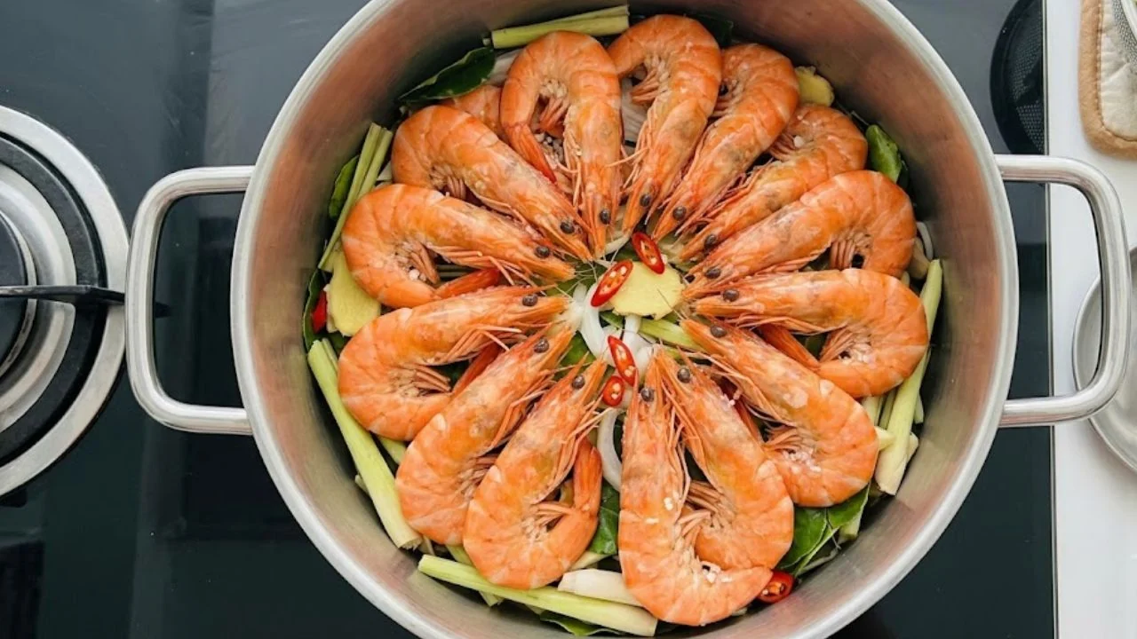 Cach Luoc Tom Khong Can Nuoc Thit Chac Ngot Len Mau Do Au 233956