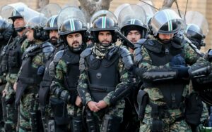 canh sat Iran canh sat chong bao dong middleeasteye