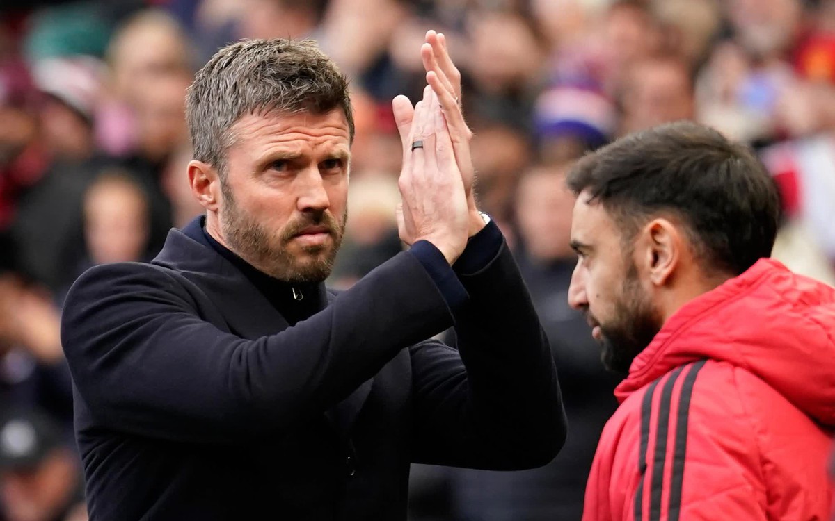 Carrick Vs Fernandes 5142 1792977821 1793193481165606654085 0 0 1254 2007 Crop 179319357193195706486