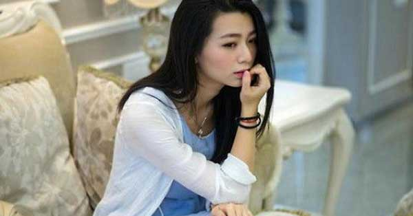 Chong Bat Ngo Vut Vao Mat Toi Cuc Tien Roi Yeu Cau Mot Viec Khien Toi Dung Hinh 1167