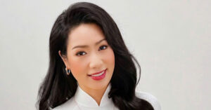 chu tich nsnd trinh kim chi khoe dang bao thanh hen ho chong cuu cong an 2350