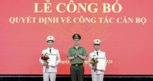 chu tich va tong giam doc fpt telecom duoc phong thuong ta 1566