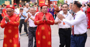 Chuyen La 2 Ngoi Lang Cach Nhau 30Km Giu Tron Loi The Suot 1 1763