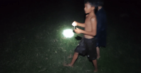 Clip Hai Tre Mac Ket Giua Bai Boi Cong An Boi Ra Cuu Giua Dong Nuoc Xiet 1105