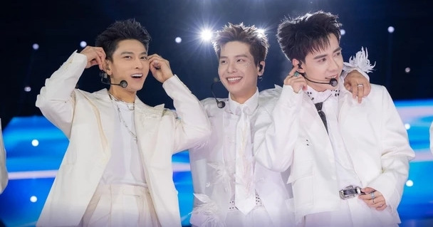 Con Sot Concert Tai Viet Nam Su Bung No Nhat Thoi Hay Mo Vang Thuc Su 1748.Webp