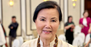 cuoc hoi ngo xuc dong cua dien vien kieu chinh o tuoi 89 2534
