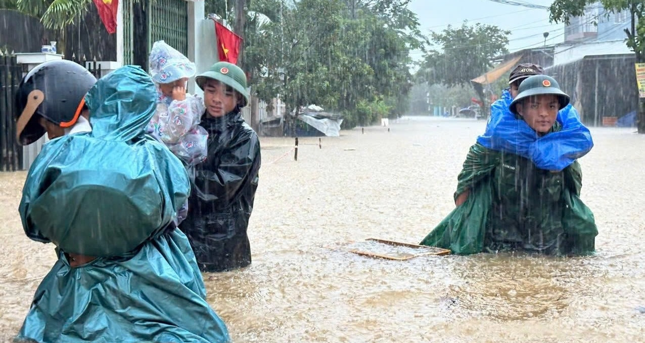 Da Nang Lap 5 To Ung Pho Mua Lu San Sang Xe Thiet Giap Loi Nuoc 1553