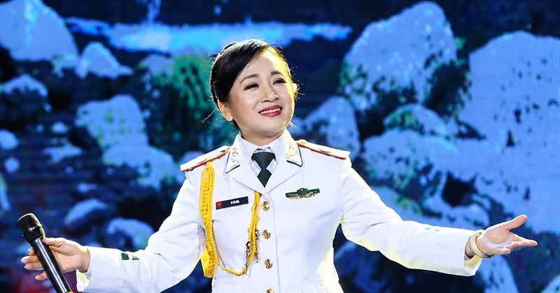 Dai Ta Nsnd Vi Hoa Don Cap Song Sinh O Tuoi 40 Va Hau Phuong Cua Nguoi Linh 891