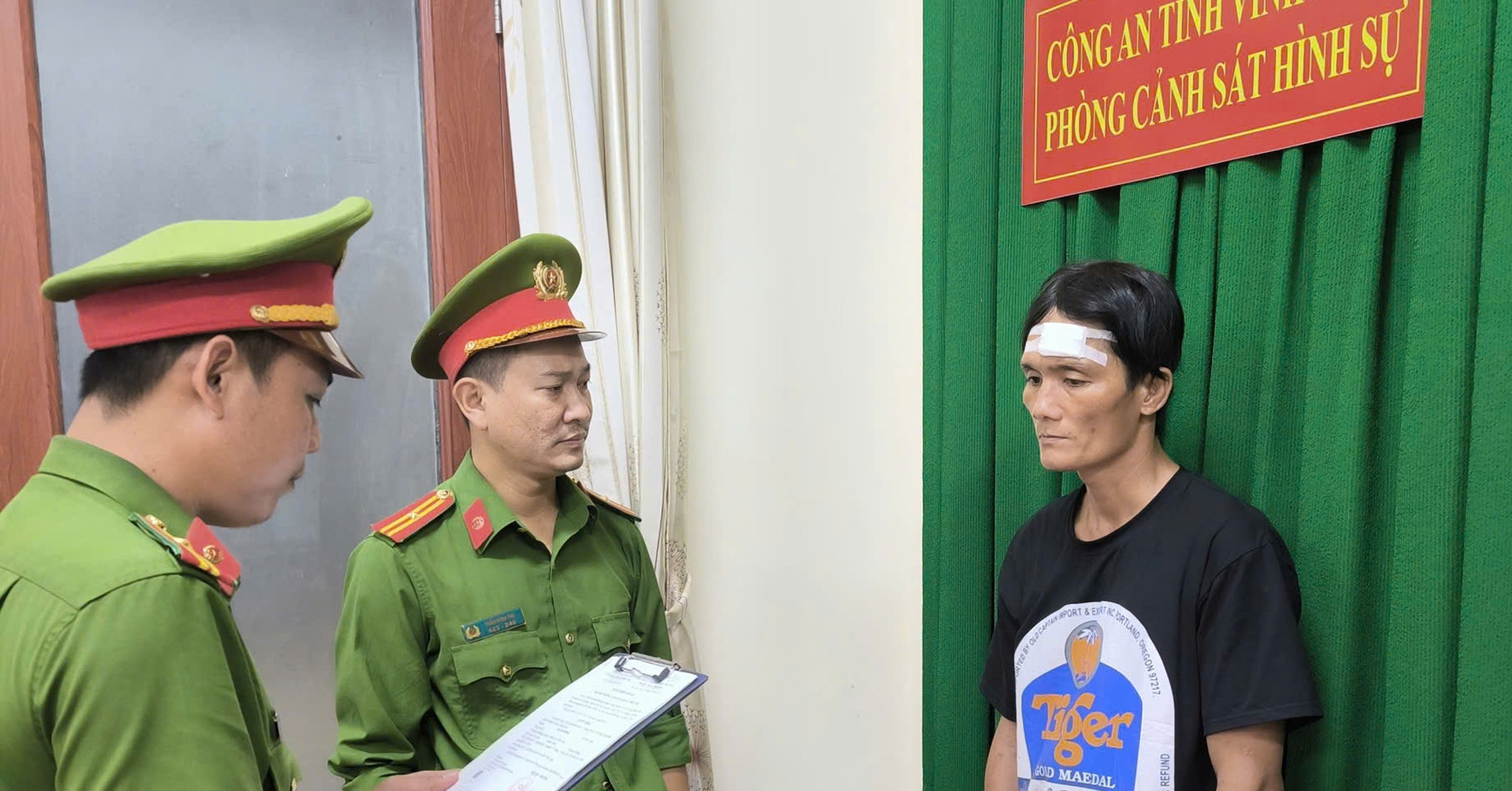 Dam Chet Nguoi Dan Ong Di An Com Tam Cung Ban Gai 986