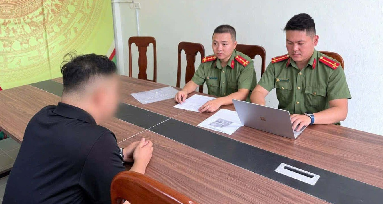 Dang Thong Tin Sai Ve Nu Dai Su Du Lich Tinh Nguoi Dan Ong Dua Ra Ly Do Kho Chap Nhan 1370