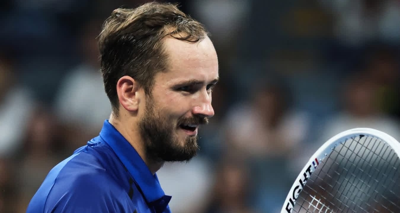 Daniil Medvedev Vuot Kho Vao Ban Ket Thuong Hai Masters 2587