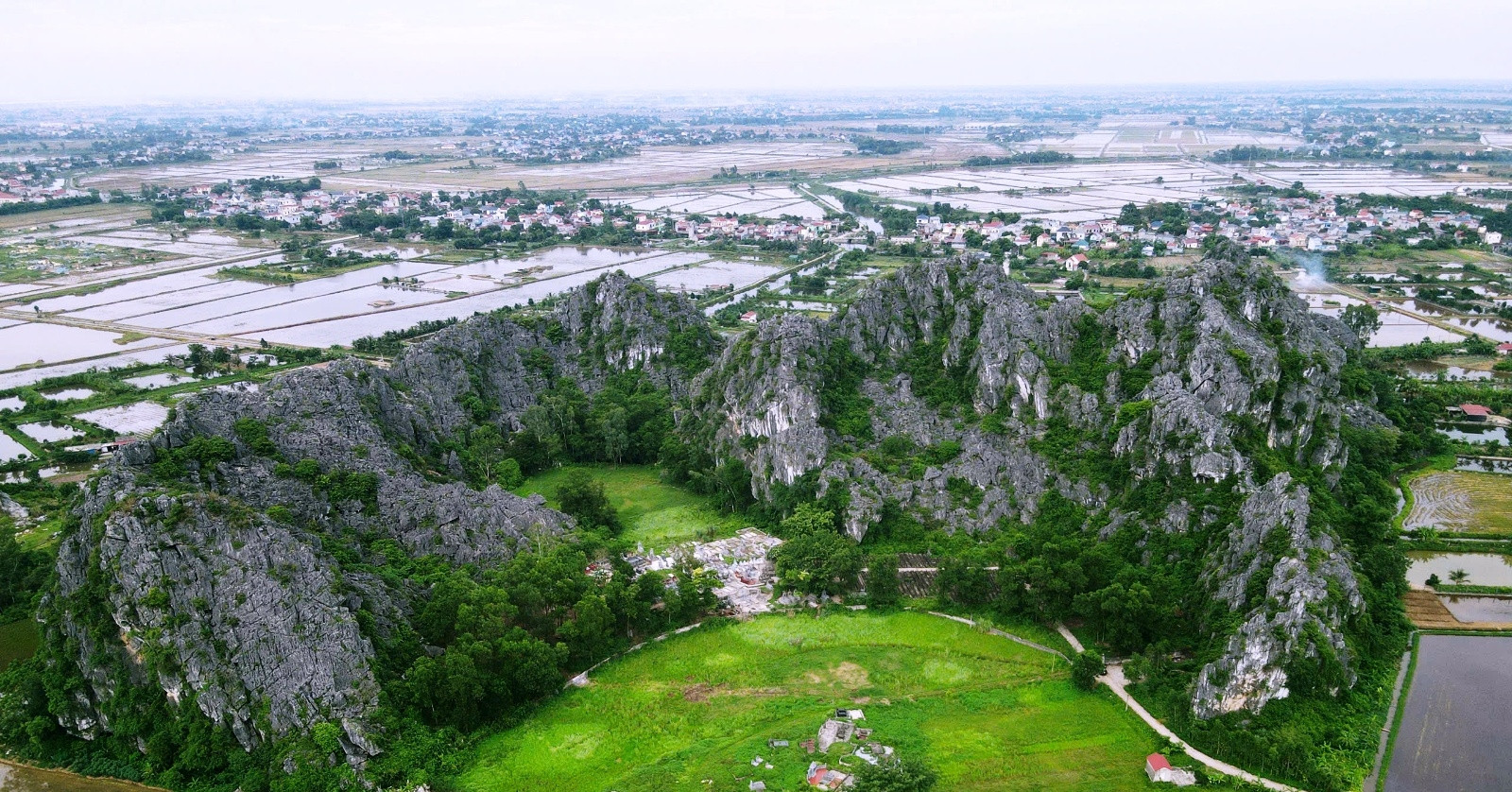 dau tich cu tru mo tang cua cu dan thoi tien so su o ninh binh 53
