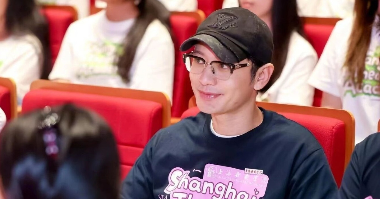 Dien Vien Huynh Hieu Minh Duoc Sinh Vien Vay Kin Ngay Nhap Hoc Tien Si 1063