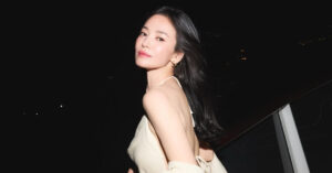 dien vien song hye kyo khoe lung tran tao bao dep nhu nu than o tuoi 45 1969
