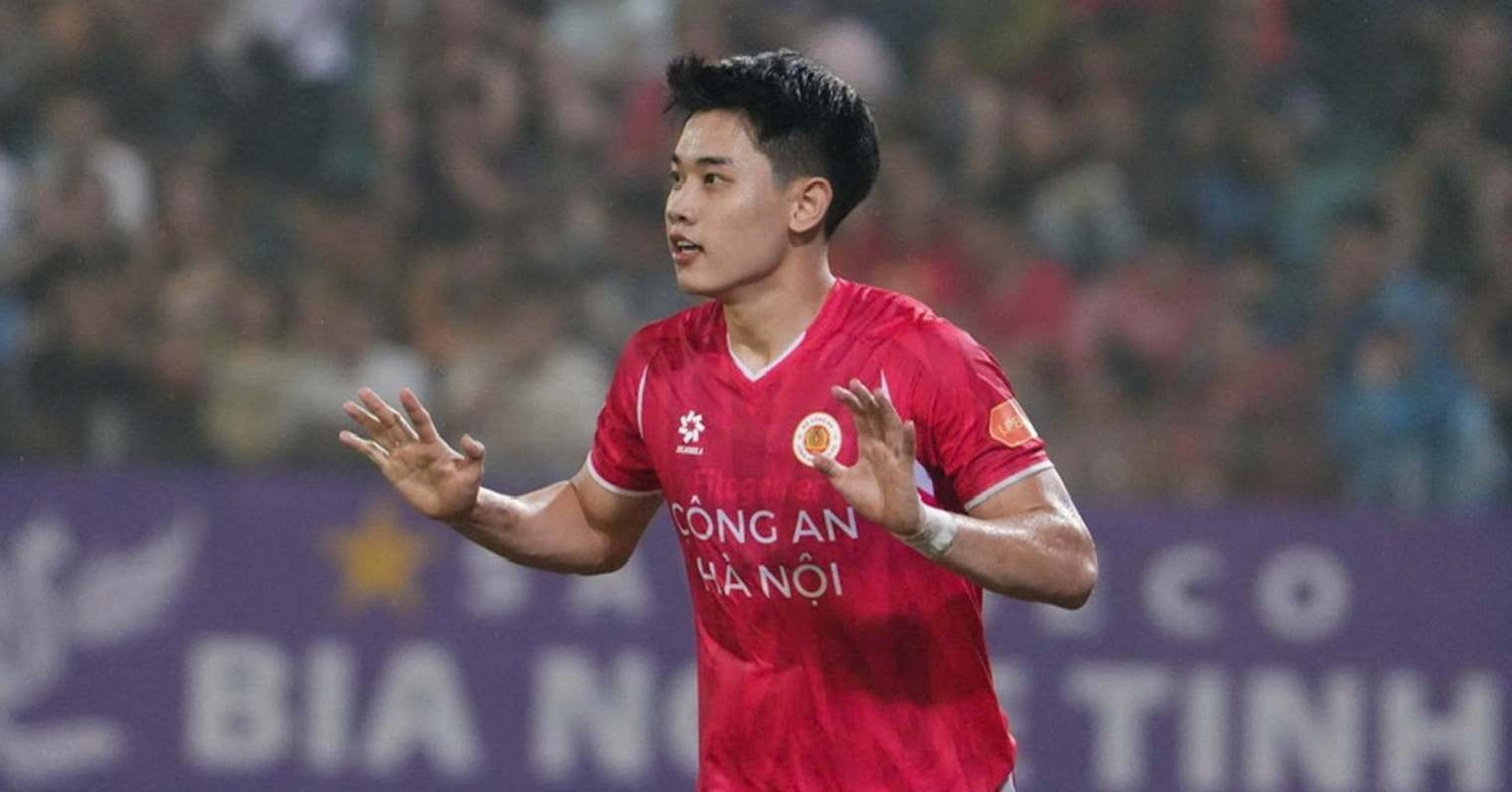 Dinh Bac Ghi Ban Cahn Bi Thanh Hoa Cam Hoa O Hang Day 2969