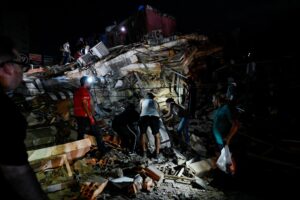dong dat kep o venezuela xac nhan it nhat hon 700 nguoi thuong vong reuters