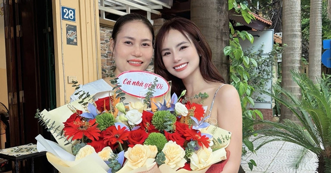 Gia Dinh Tan Vo Hoa Khoi Ha Noi Mac Tram Cam Duoc Me Ke Hon 8 Tuoi Vuc Day 727