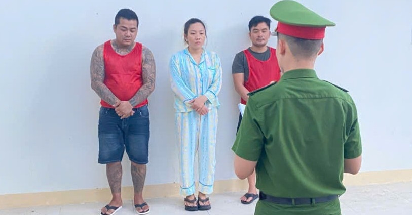 Giai Cuu 8 Be Gai Khi Triet Pha Duong Day Sang Tay Nhan Vien Quan Karaoke 1840