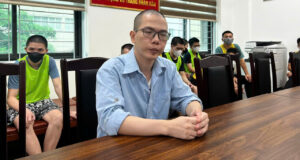 Giam Doc Okwin Cung Thuoc Cap Khai Gi Trong Vu Mua Ban 5 1335