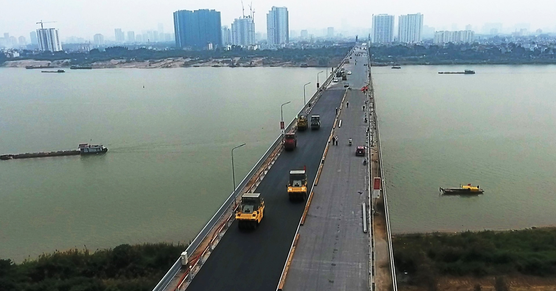 Ha Noi Cam O To Tai Xe Khach Tu 16 Cho Qua Cau Thang Long 3076