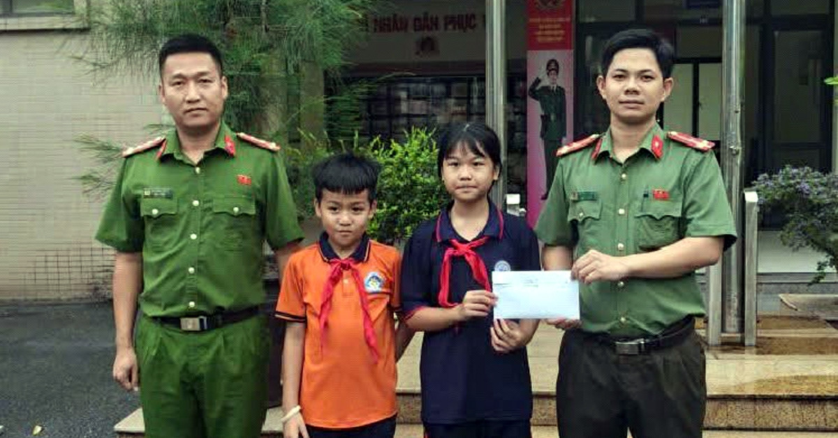 Hai Hoc Sinh Ha Noi Mang 32 Trieu Dong Nhat Duoc Den Cong An Tim Chu Nhan 765